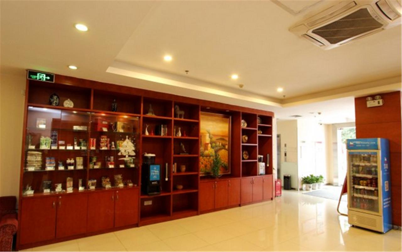 Hanting Express Kunming Yieryi Street Yunnan Normal University Branch Екстер'єр фото